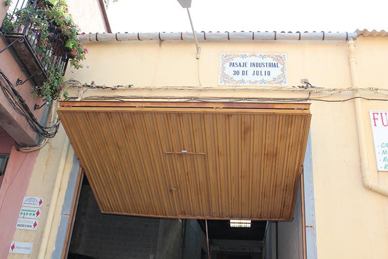 Nave industrial de Salandelues para la venta de suministros de fontanería en Castellón